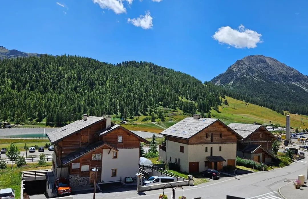 Le Chalet Blanc Hotel & Spa-1