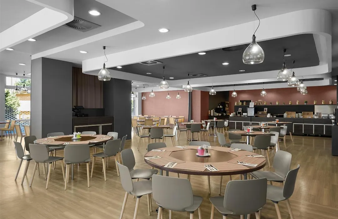 Park Inn By Radisson Budapest-1