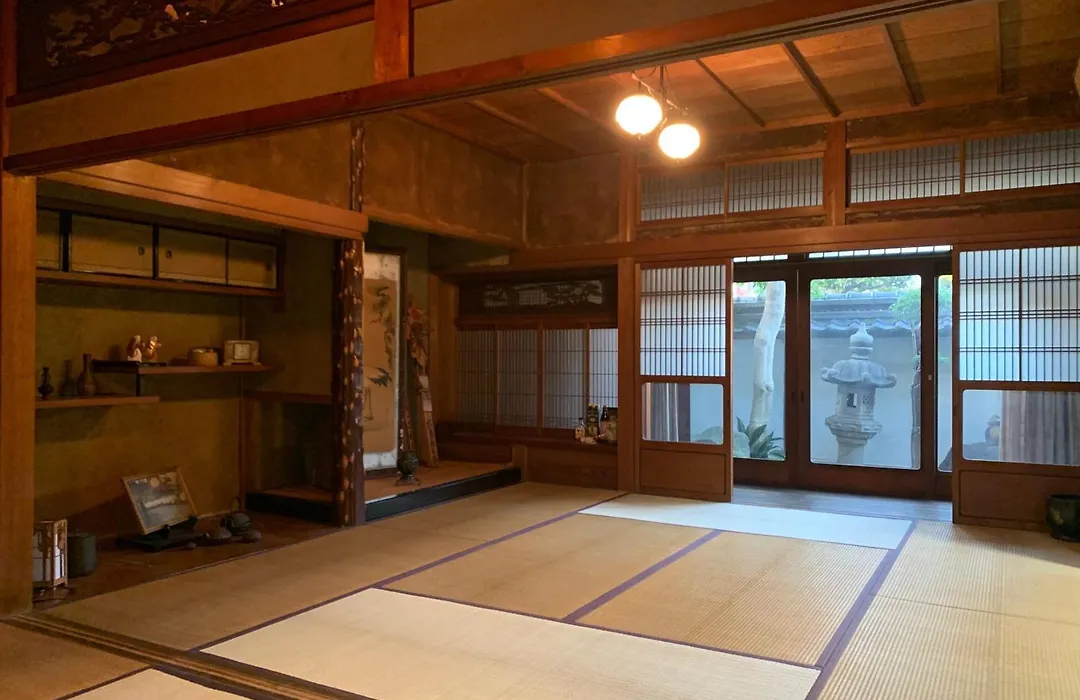 Old Japanese House-1