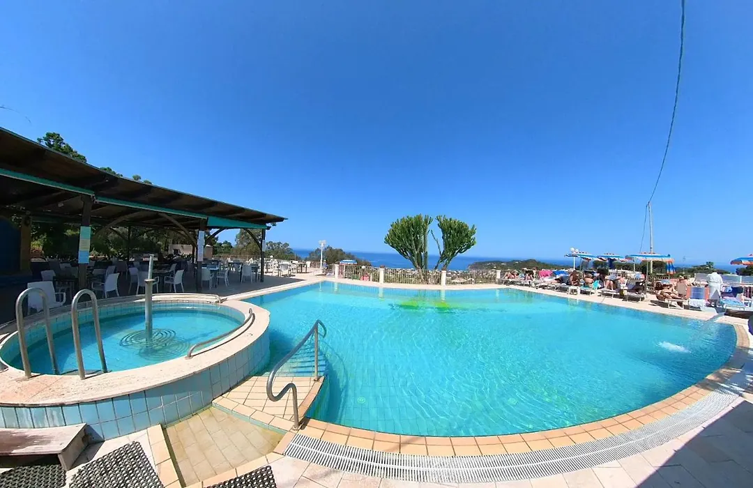 Hotel Carlo Magno-1
