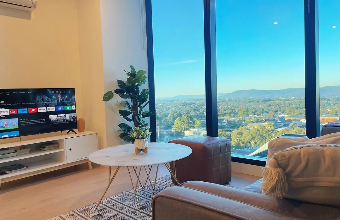 Skygarden Luxury Condo At The Glen By Live Local-1