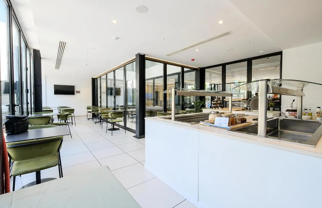 Azuline Hotel M-1