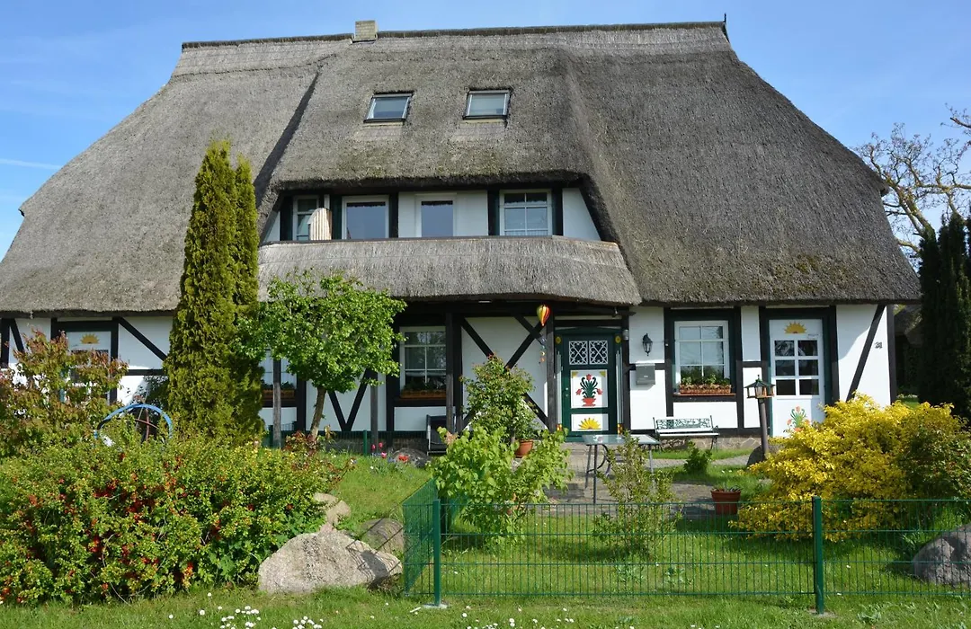 Reethäuser auf Rügen-1