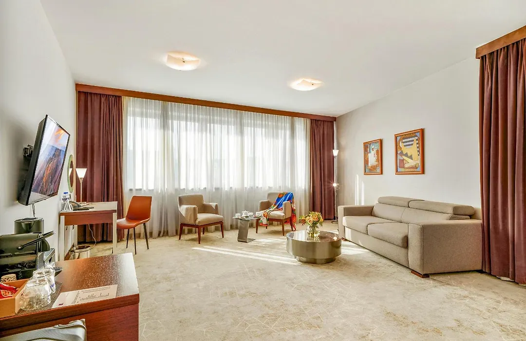 In Hotel Beograd-1