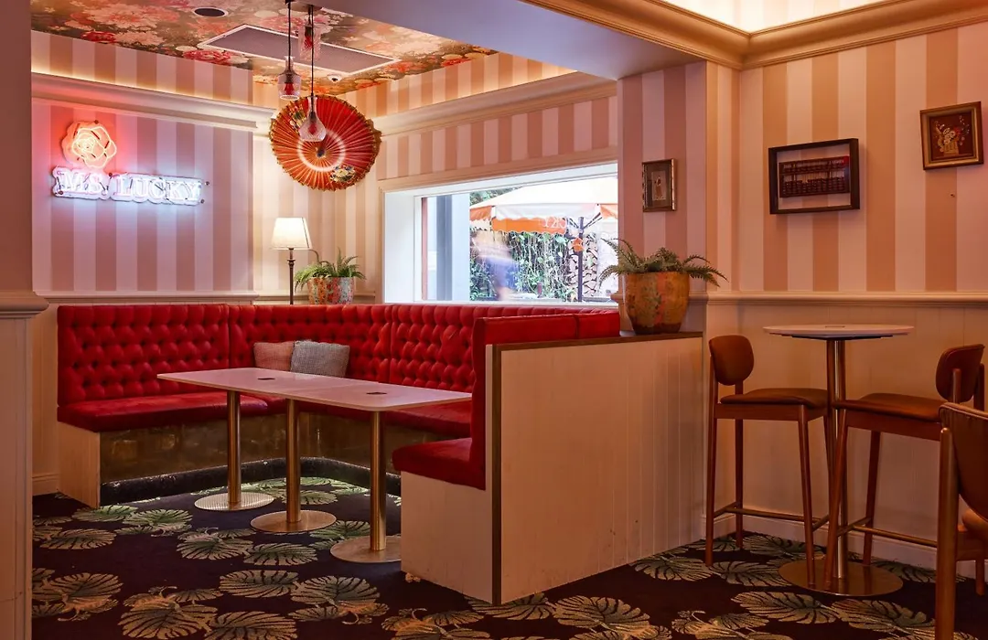 The Lucky Hotel-1