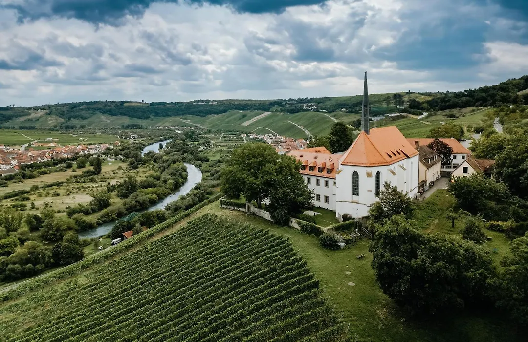 Sonnenhotel Weingut Roemmert Spa Und Wellness-1