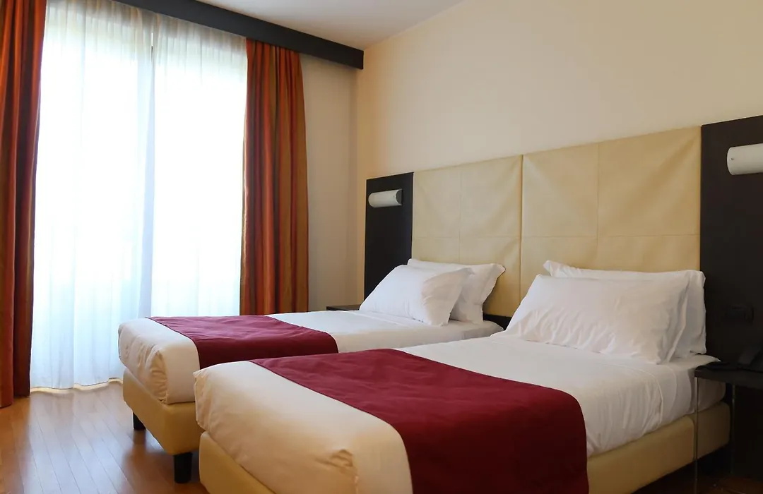 Raya Hotel-1