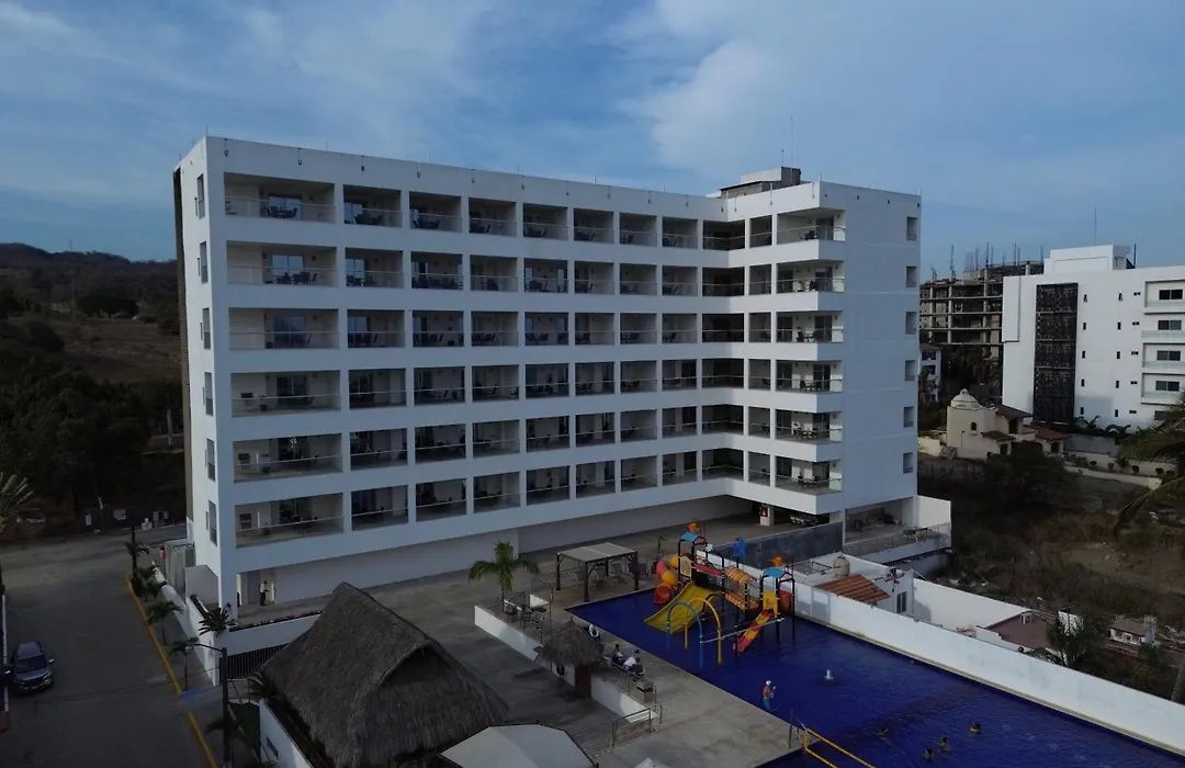 Los Picos Hotel & Suites Bucerias-1