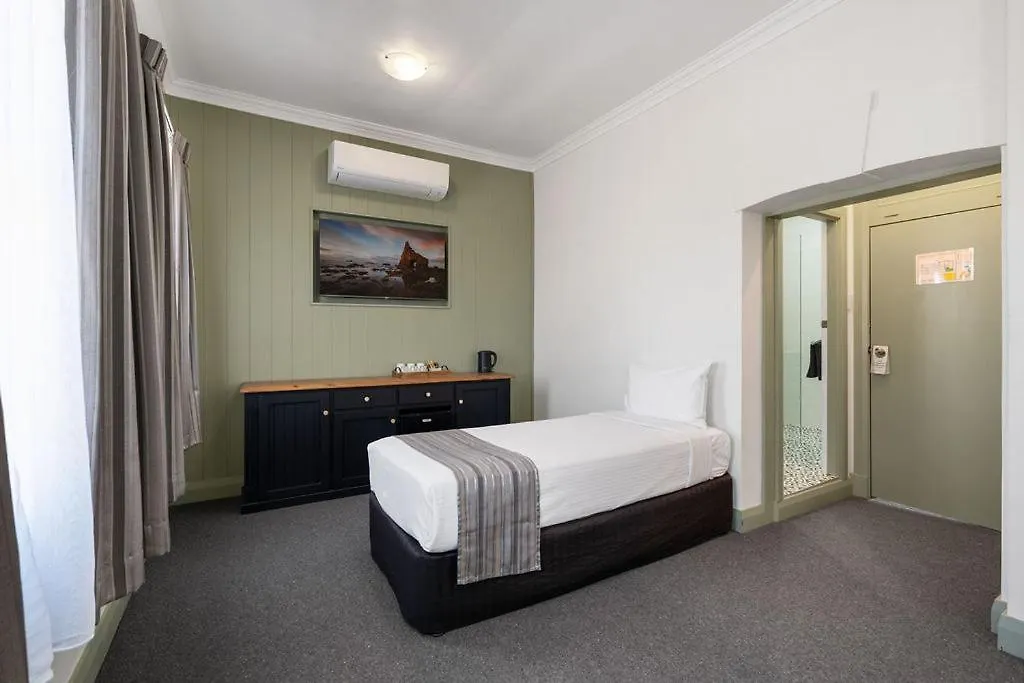 George Inn Rooms At Royal Tenterfield-1