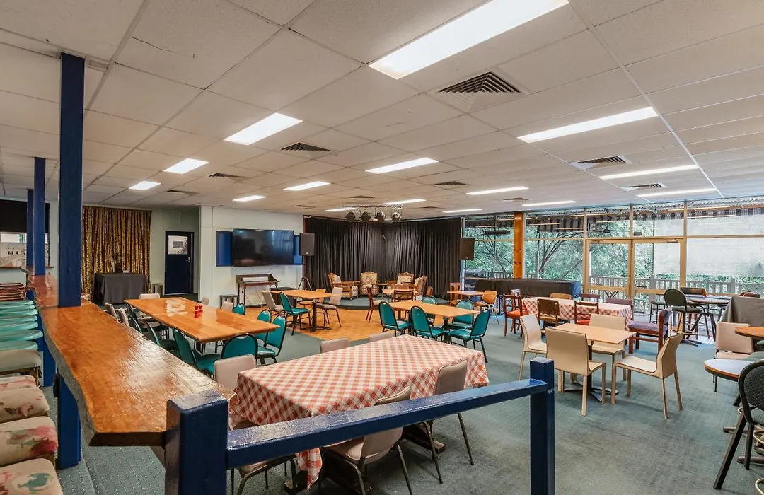 Royal Hotel Dungog-1