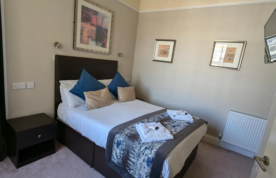 Alexandra Hotel-1