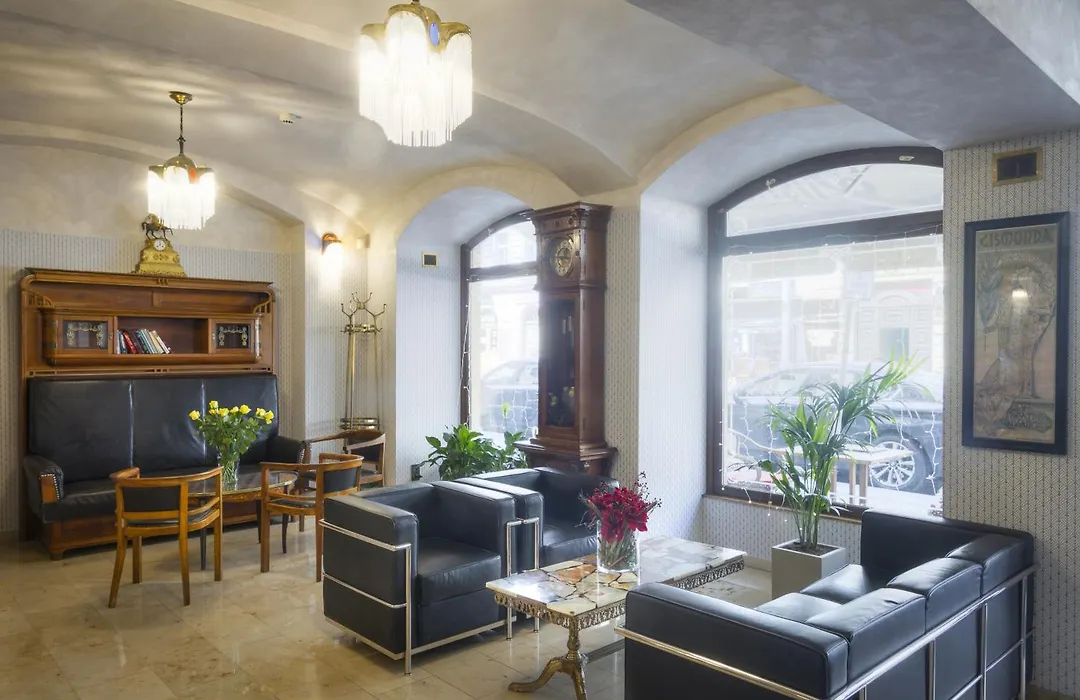 Hotel Mucha-1