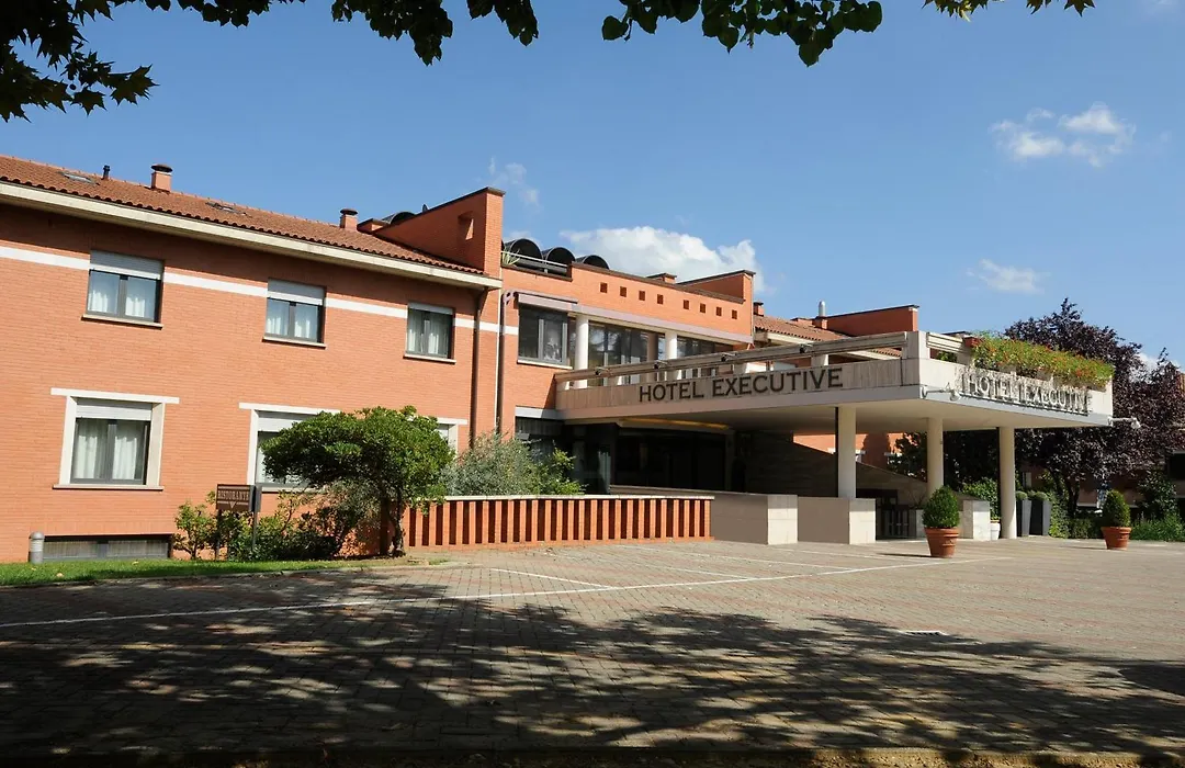 Hotel Executive-1