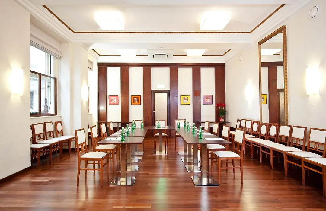 Graben Hotel-1