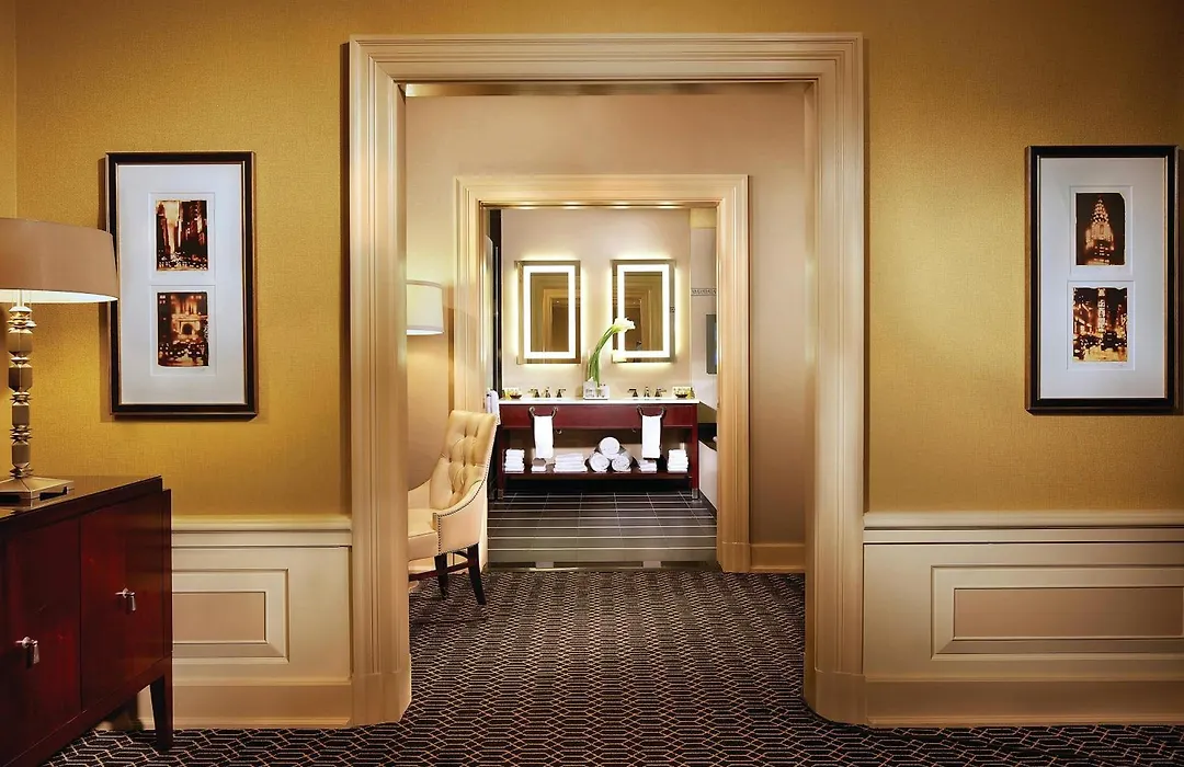 The Algonquin Hotel Times Square, Autograph Collection-1