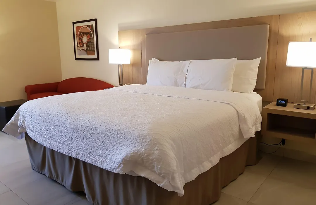 Hampton Inn Monterrey-Airport-1