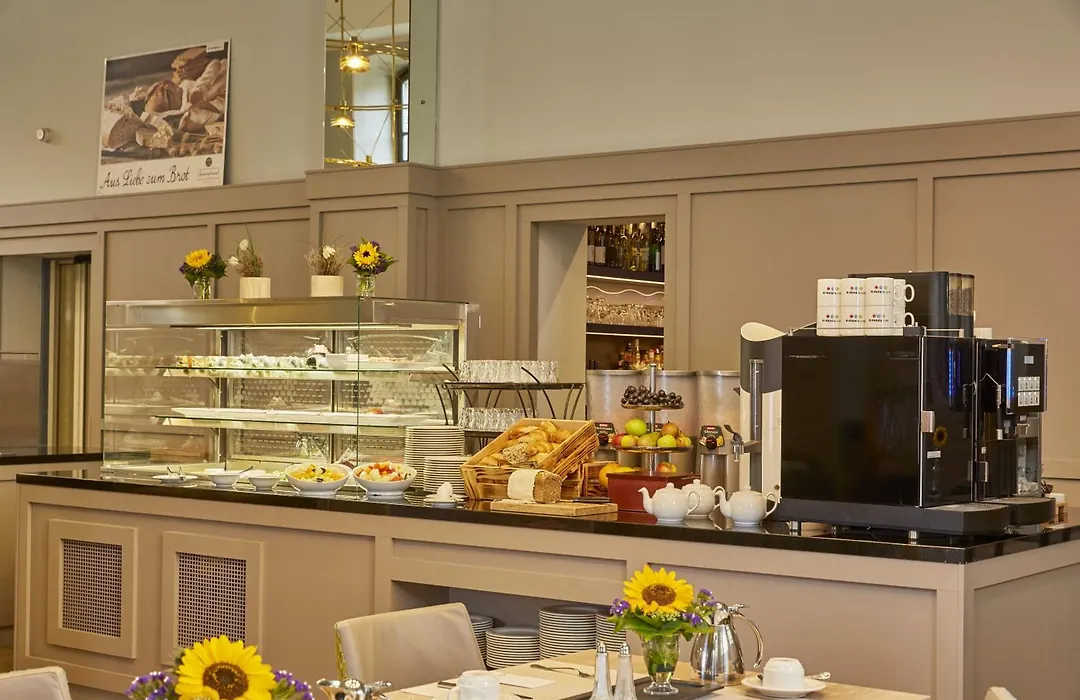 H4 Hotel Residenzschloss Bayreuth-1