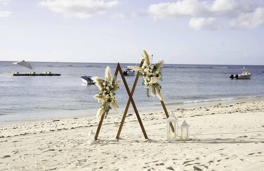 Victoria Beachcomber Resort & Spa-1