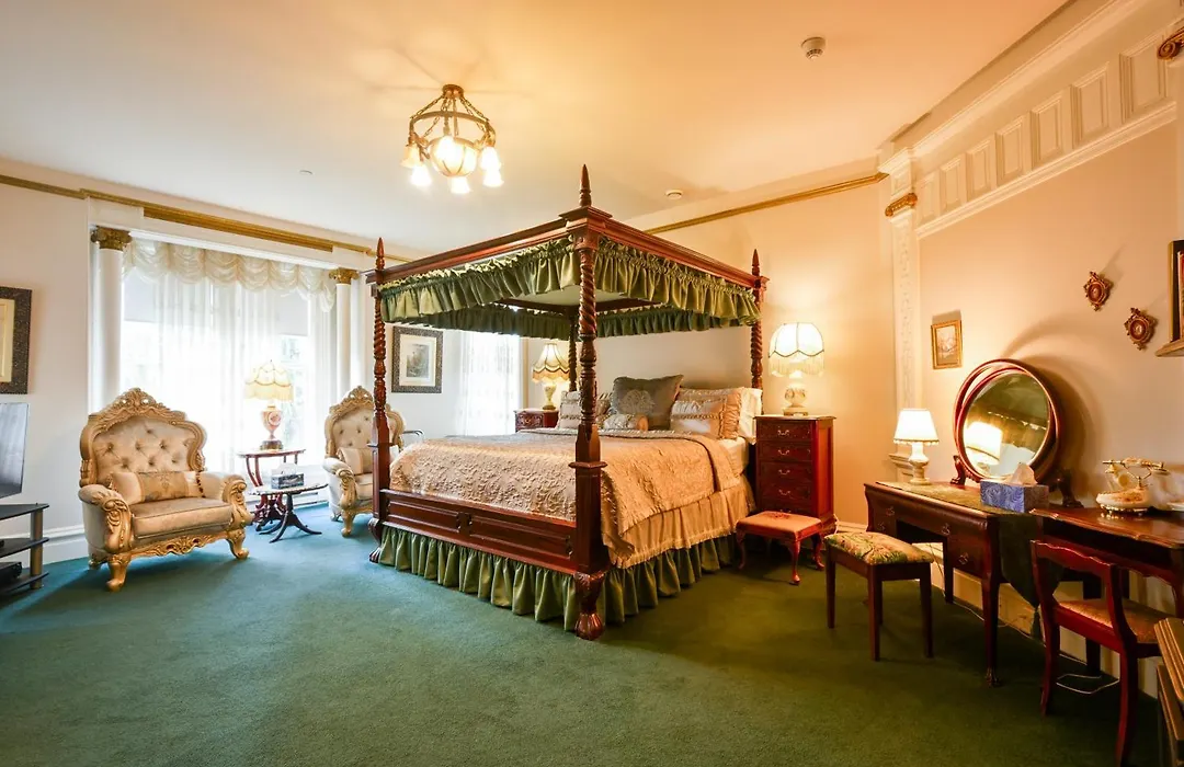 Amethyst Inn-1