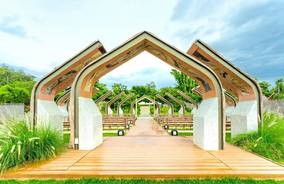 Savoy Hotel Mactan Cebu Near Newtown Beach-1