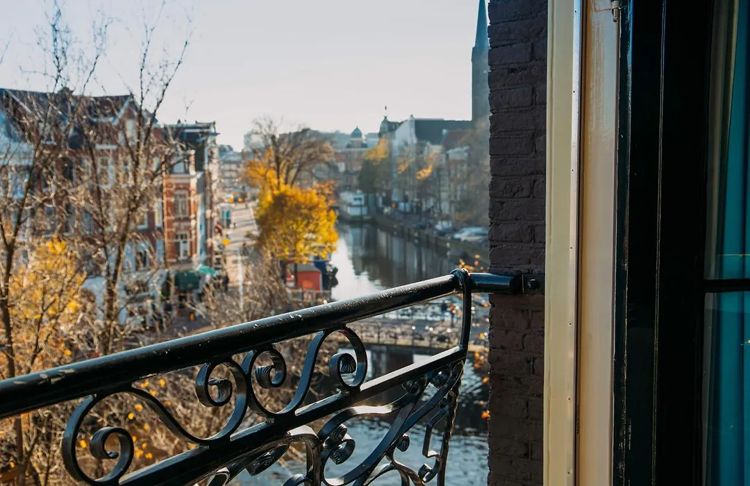 Ambassade Hotel-1