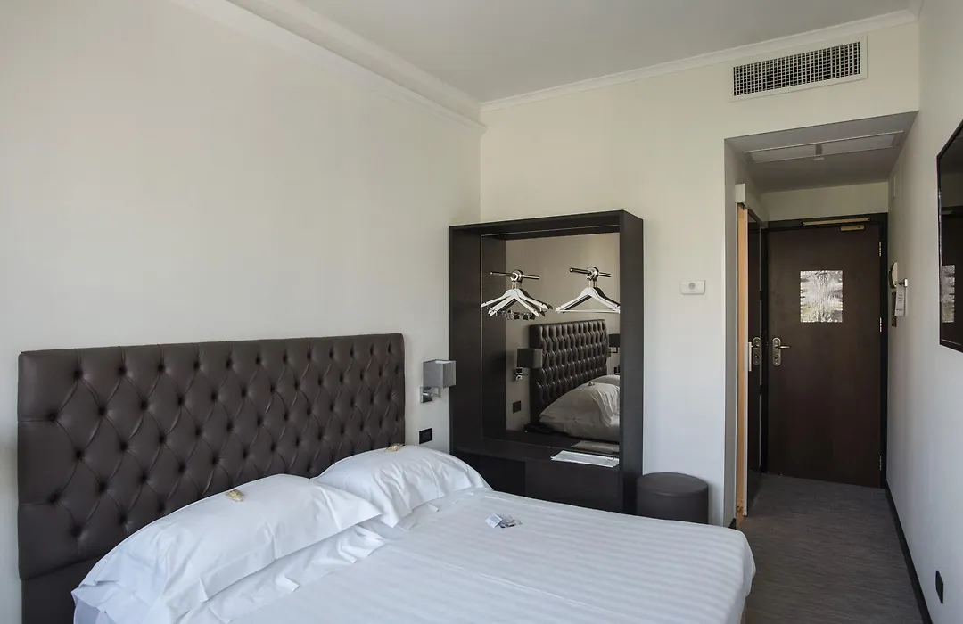 Hotel Plaza-1