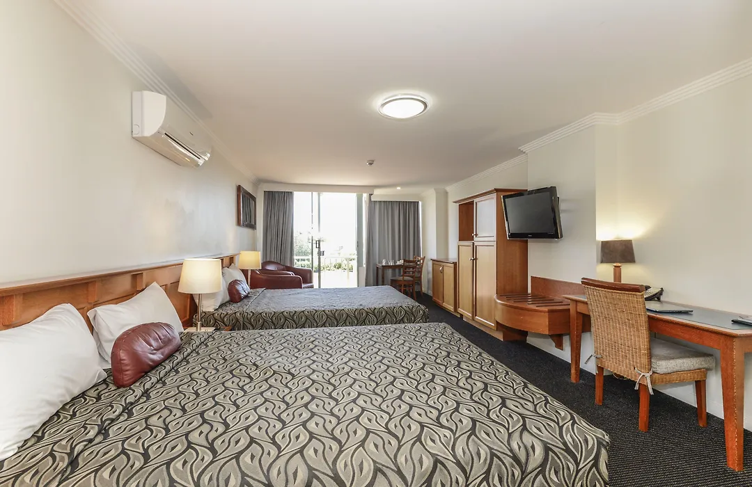 Burnett Riverside Hotel-1