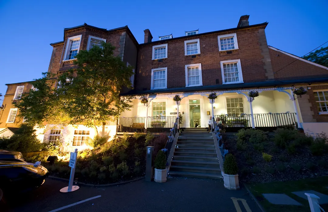 Brandshatch Place Hotel & Spa-1