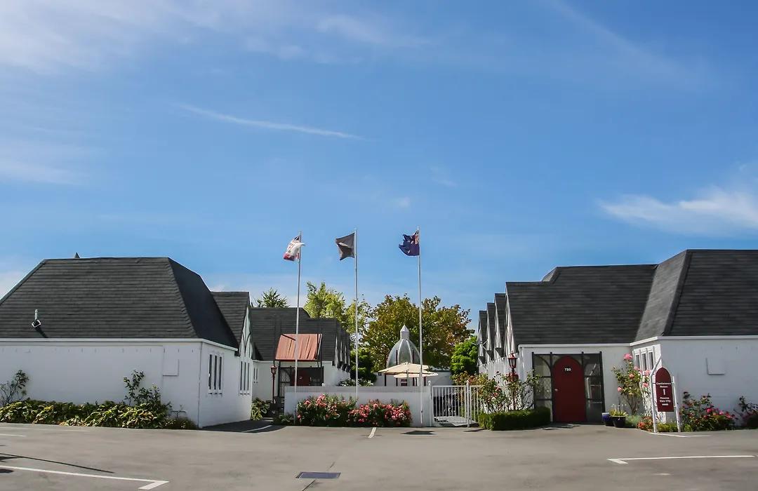 Camelot Motor Lodge-1