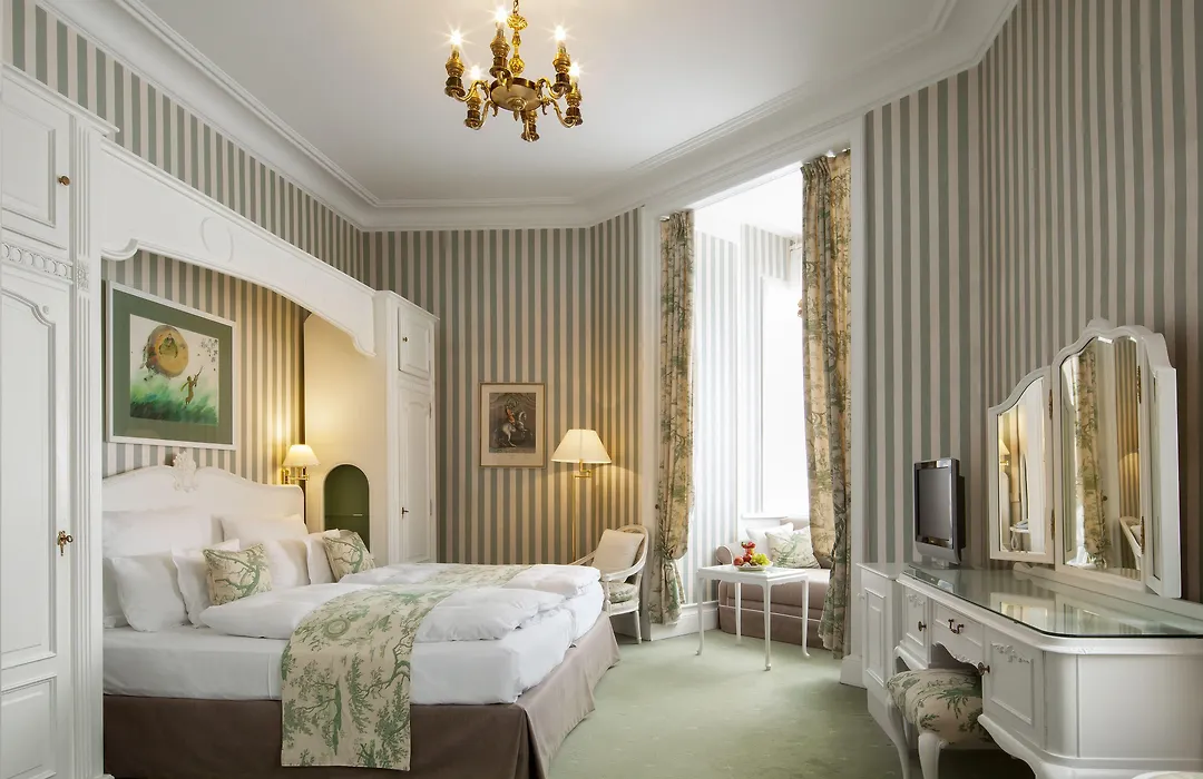 Hotel Der Kleine Prinz-1