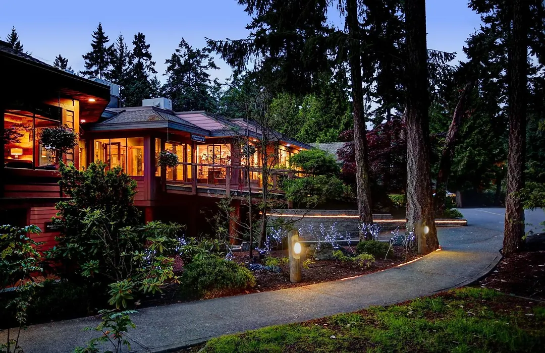 Tigh-Na-Mara Seaside Spa Resort-1