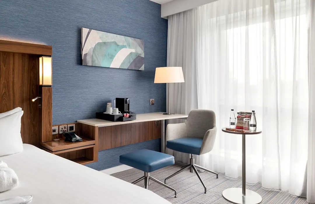 Courtyard By Marriott Glasgow Airport-1