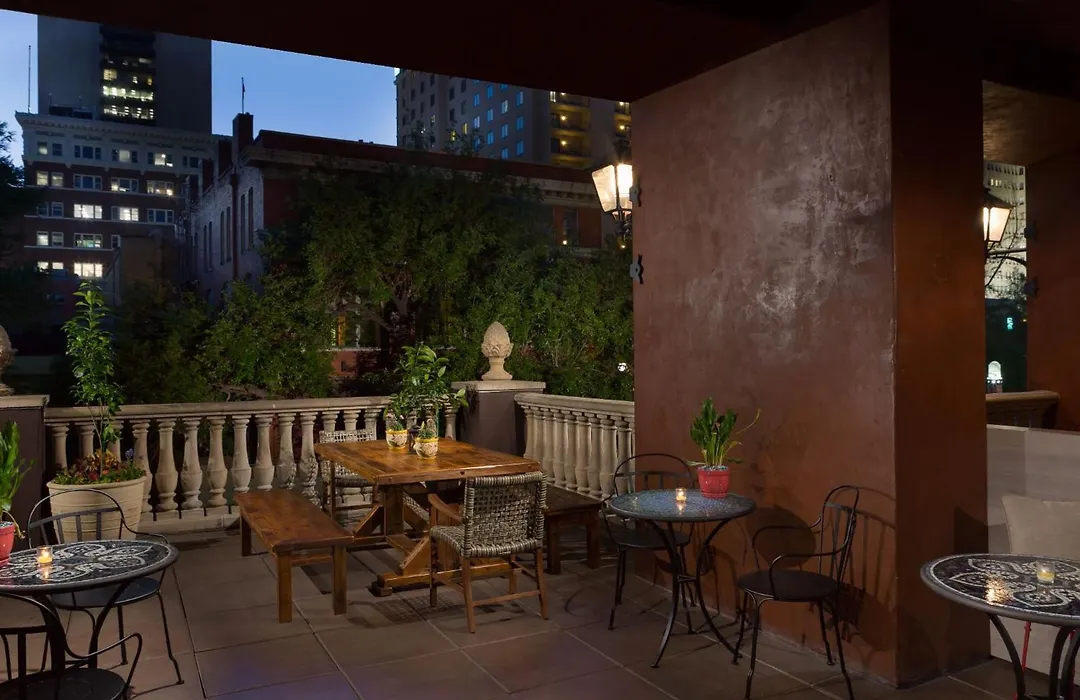 Hotel Valencia Riverwalk-1