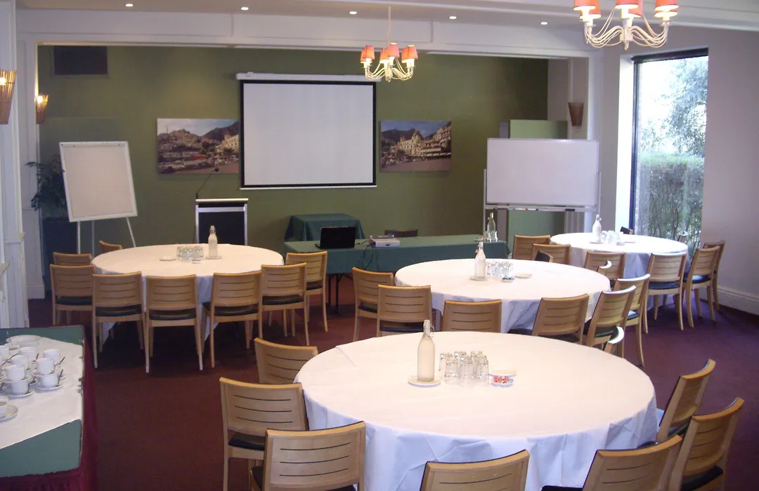Best Western Plus The Tudor Box Hill-1