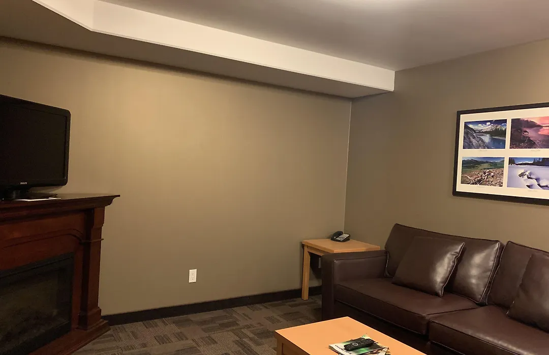 Woodlands Inn & Suites-1