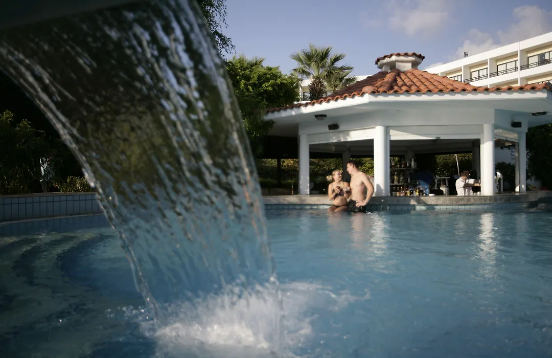 Avanti Hotel-1