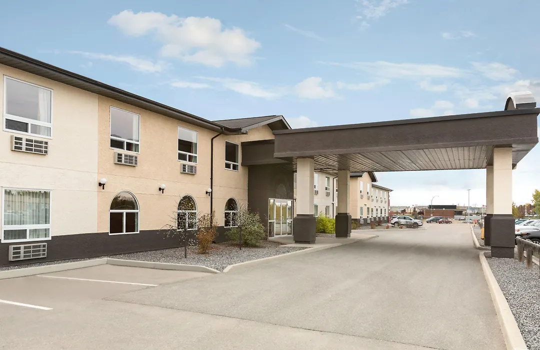 Days Inn & Suites By Wyndham Thompson-1