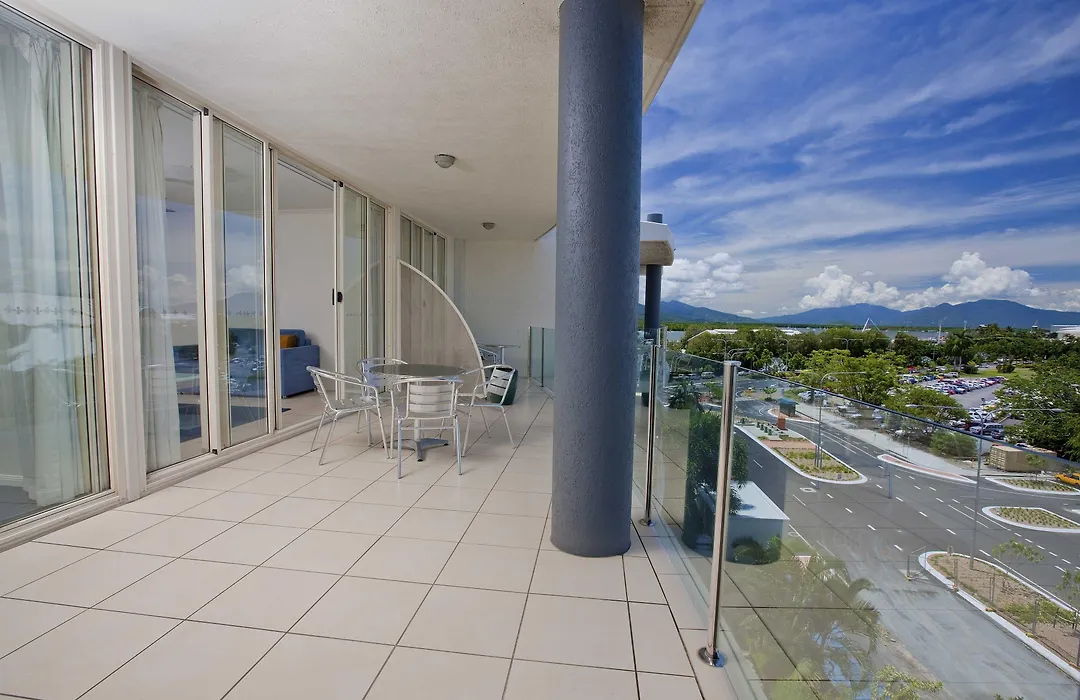 Park Regis City Quays-1