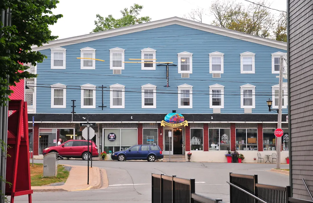 Smugglers Cove Inn-1