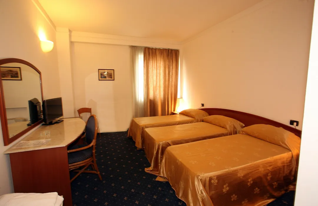 Hotel Quadrifoglio-1