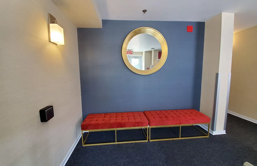 Econo Lodge-1