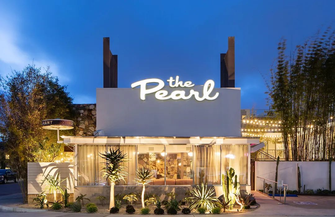 The Pearl Hotel-1
