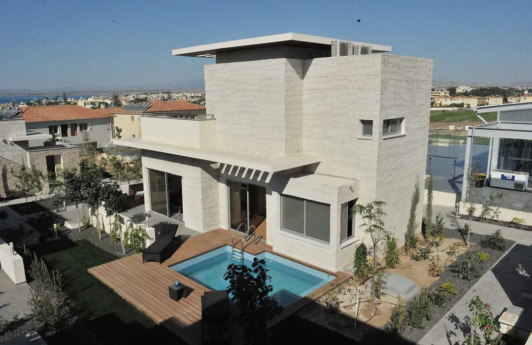 E-Hotel Larnaca Resort & Spa-1
