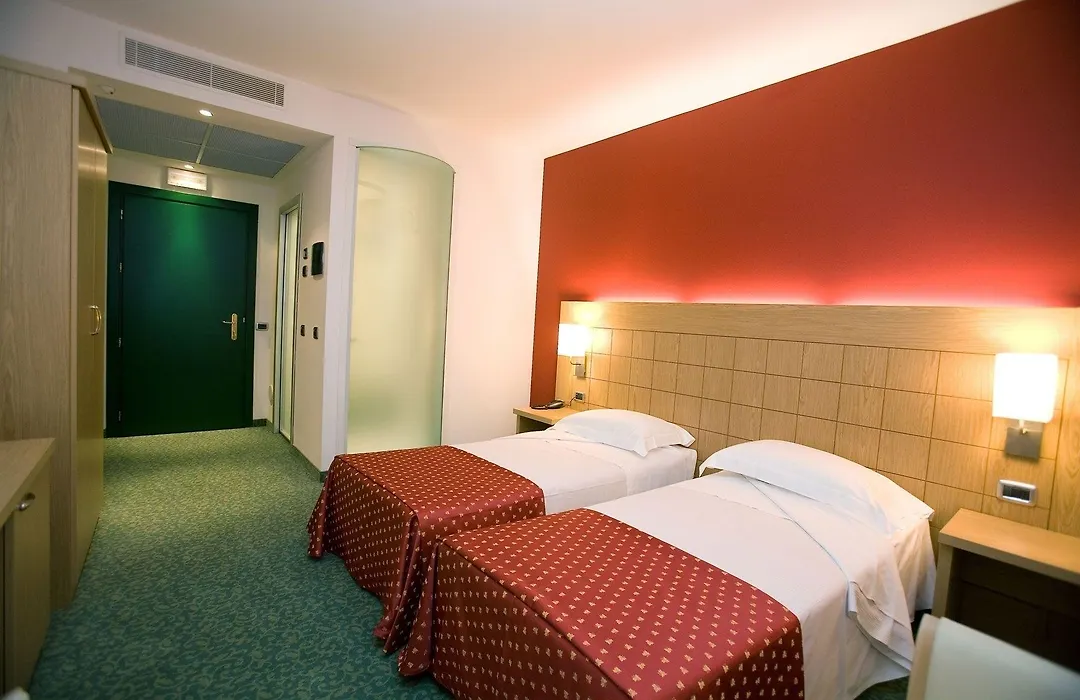 Hotel Senator-1