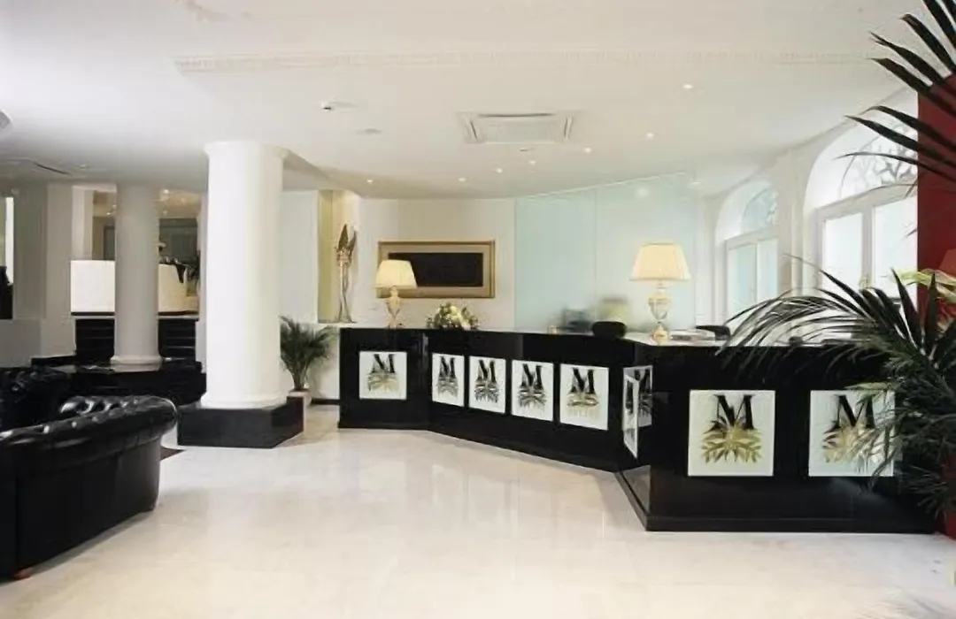 M Glamour Hotel-1