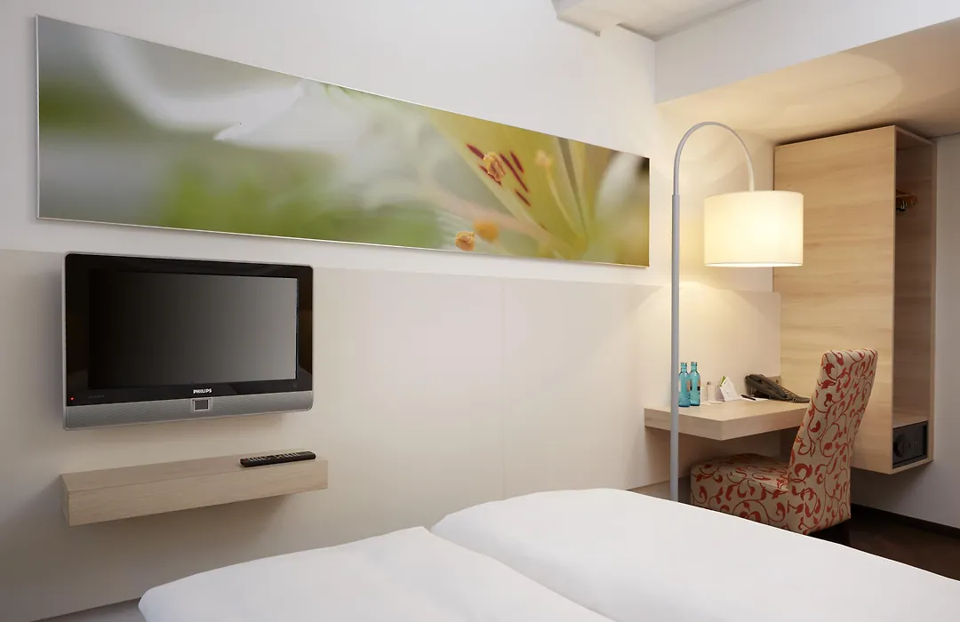 H+ Hotel München-1