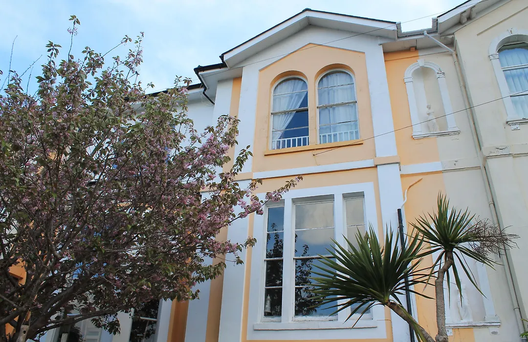 Heathcliff House B&B Exclusively For Adults Free Large Carpark-1