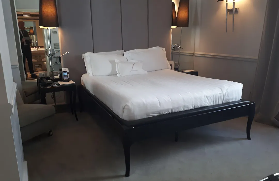 Leon'S Place-1