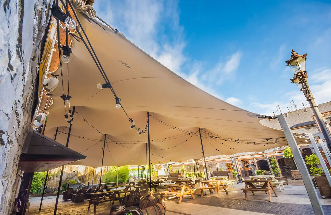 Court Yard Hotel-1