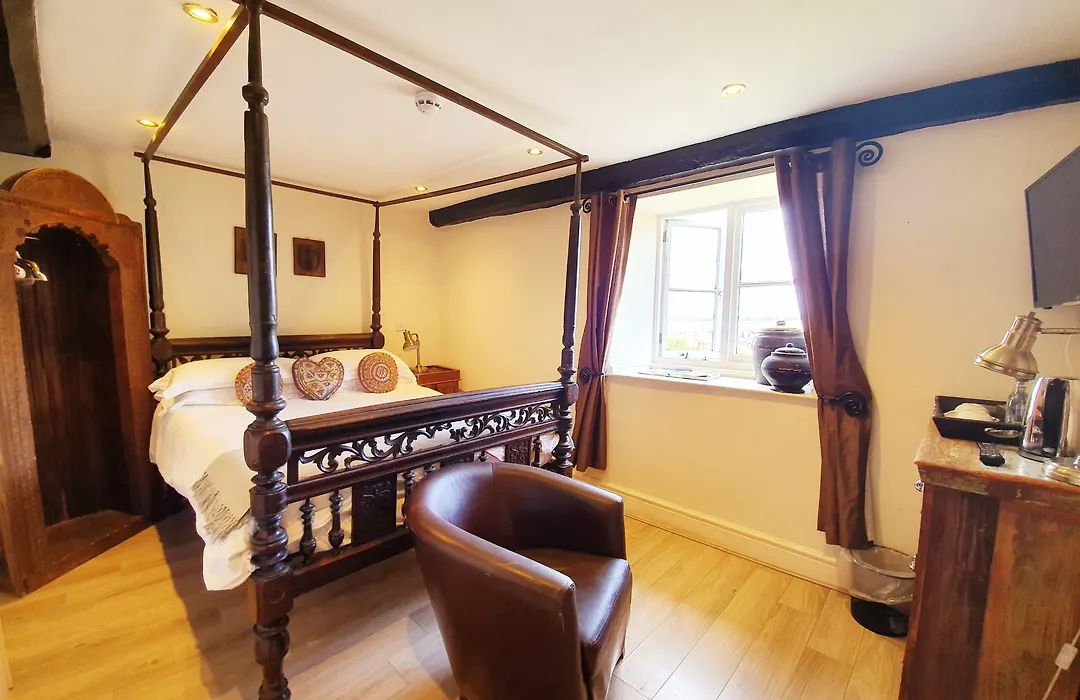 The Old Lodge-1